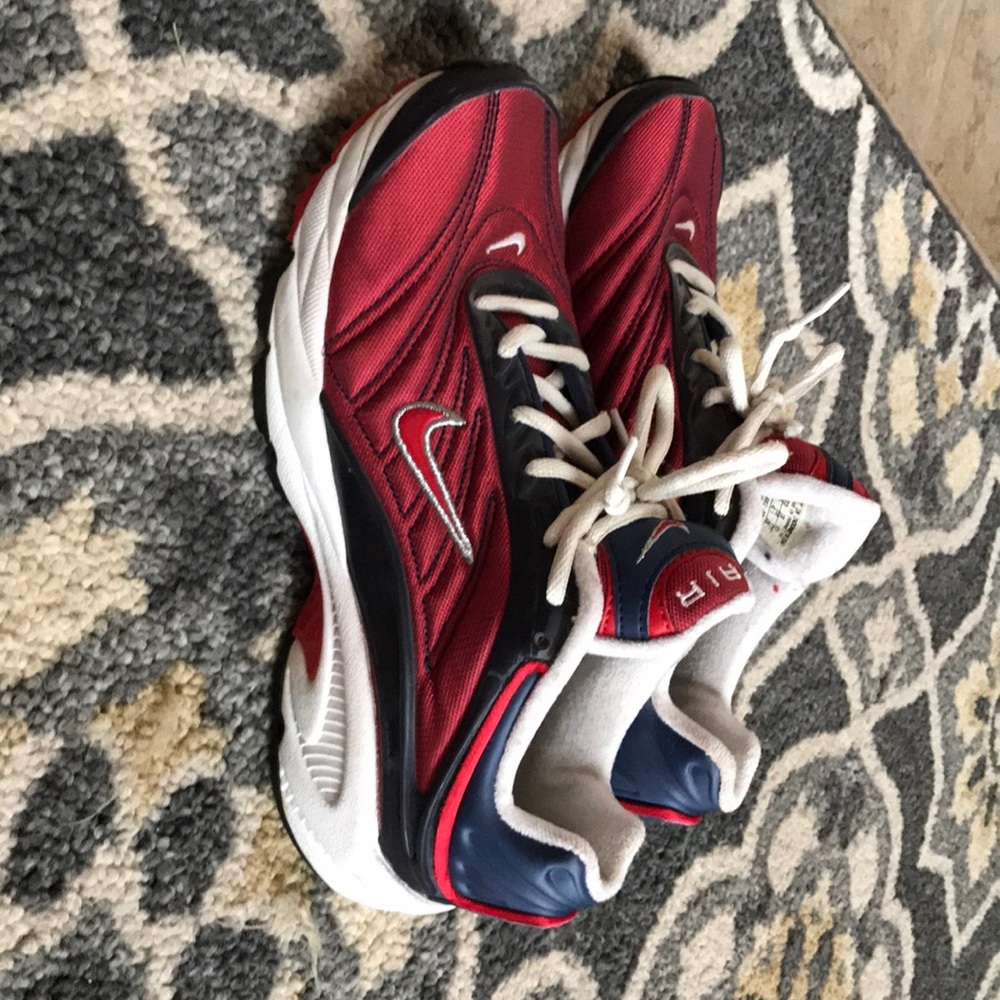 Red Women's Nike Air sneakers